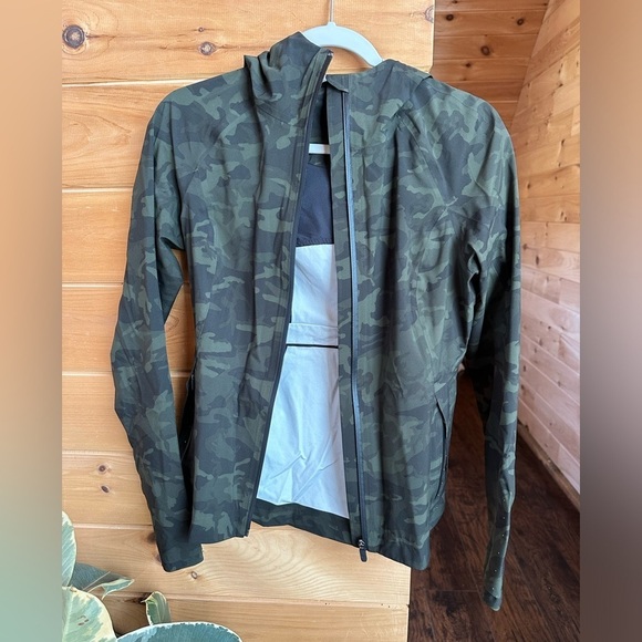 NWOT Lululemon The Rain Is Calling Jacket II Incognito Camo Multi Gator Green‌ - Picture 8 of 9